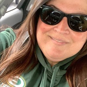 Meet your Posher, Traci